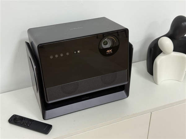 当贝S7 Ultra Max和电视怎么选 实测对比 比电视更适配家庭多场景